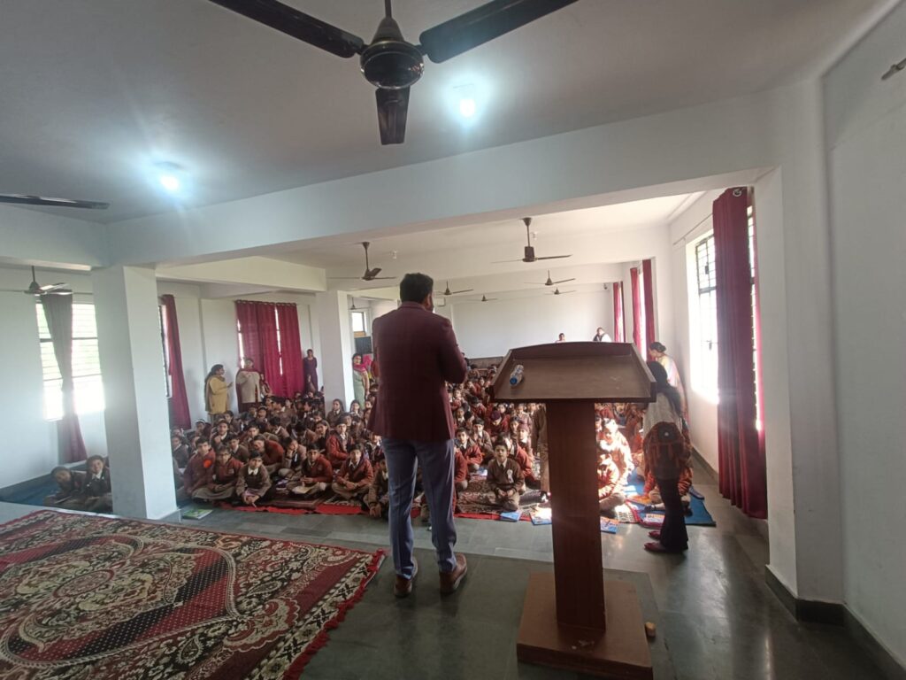 WhatsApp-Image-2025-02-15-at-2.44.34-PM-1024x768 Spring Dales Kathua Hosts Successful Book Fair with Engaging Workshops